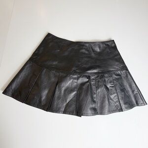 Chic Black pleated Faux Leather Mini Skirt